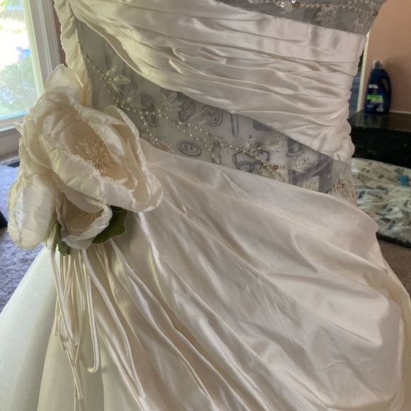 St. Pucchi Cream Silk Shantung Simone Z184 Aline Strapless Ivory Dress size 6 - Picture 3 of 9
